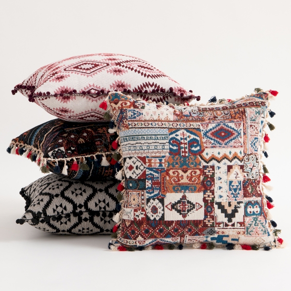 Coussins marocains photo stock. Image du coussin, meubles - 26404606