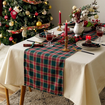 Red and Green Plaid Christmas Table Runner – Festive Holiday Table Decor