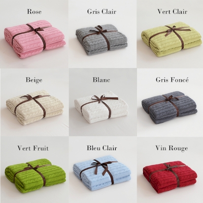 Couverture tricotée torsadée Climatiseur couvert par un canapé