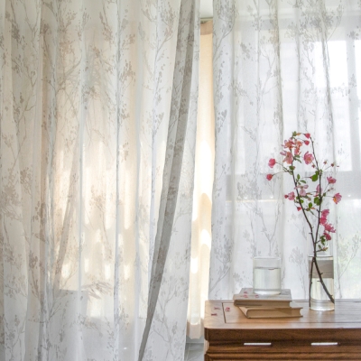 Tenda trasparente stampata con motivo floreale artistico