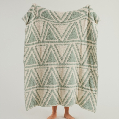 Blanket with Geometric Triangle Pattern, Throw Blanket for Couch, Soft Couch Throw