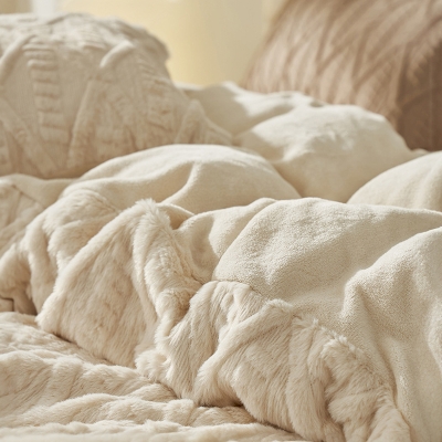 Rabbit Fur Plush and Milk Velvet Thickened Winter Warm Bedding Set (4PCS)