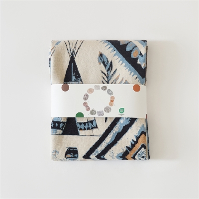 Plaid Savage, Cachemire de lapin au motif tribal, 130 x 160 cm