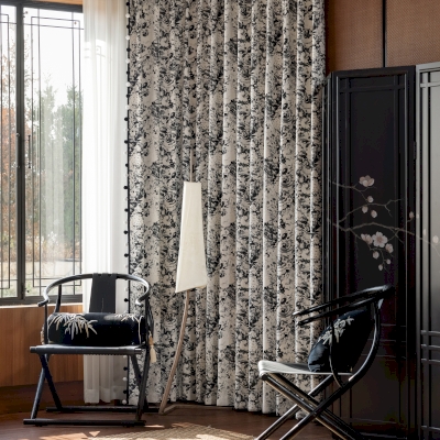 Tenda oscurante Ebony Flower, tessuto ciniglia, motivo floreale jacquard bianco e nero