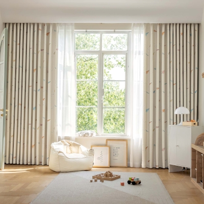Rideau Enfant AVIONE, Tissu Chenille, Motif Avions en Papier Multicolores, Rideau Occultant Sur Mesure