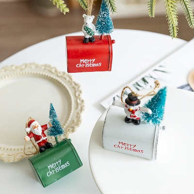 Lot de 3 Décorations à Suspendre Boîtes aux Lettres de Noël, Métal et Résine, Père Noël, Ours et Bonhomme de Neige