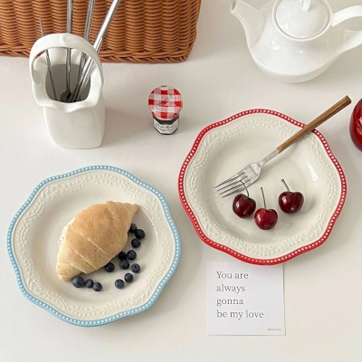 Set of 4 PROFILÉA Plates, Cream Ceramic with Red and Blue Polka Dot Scalloped Rim