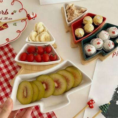 BORELY appetizer tray, 3 Christmas tree-shaped ceramic bowls with wooden stand