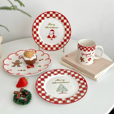 SUCRÉA 4-piece festive red ceramic dinnerware set with traditional Christmas decorations