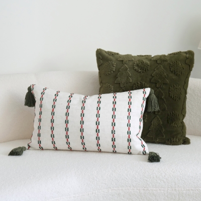 Coussin de Noël FÉERUS, Broderie Rayée Rouge et Vert, Motif Sapins en Relief, Fini à Pompons