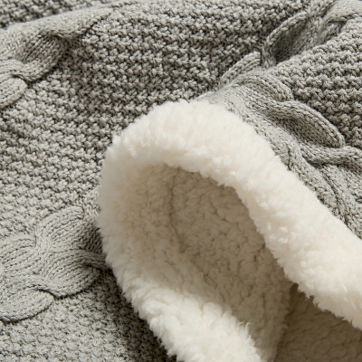 SANTELI Throw Blanket, Textured Cable Knit, Double-Sided with Contrasting Colors, Cozy Winter Comfort