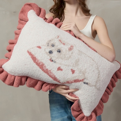 Coussin ESMÉE, Tricot Jacquard Texturé, Motif Chiot Westie, Finition Volantée