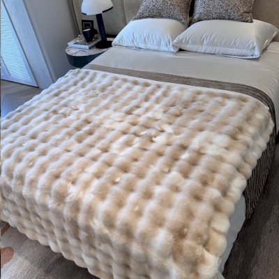 Plaid ALTO, Dégradé de Couleur, Relief en Volume, Fausse Fourrure Effet Lapin Douce, 150 × 180 cm