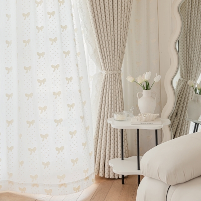 Tenda trasparente su misura LORINA, in jacquard di misto cotone e lino, con motivo a nodi decorativi e pois.