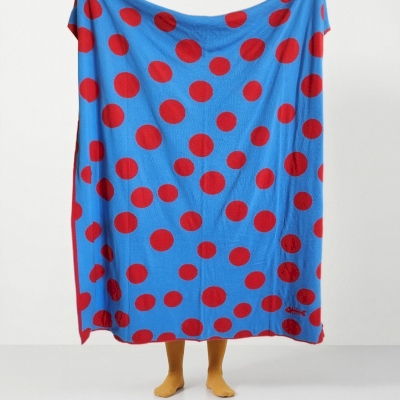 Polka throw, 100% cotton fabric, graphic jacquard polka dot pattern, 130 × 160 cm